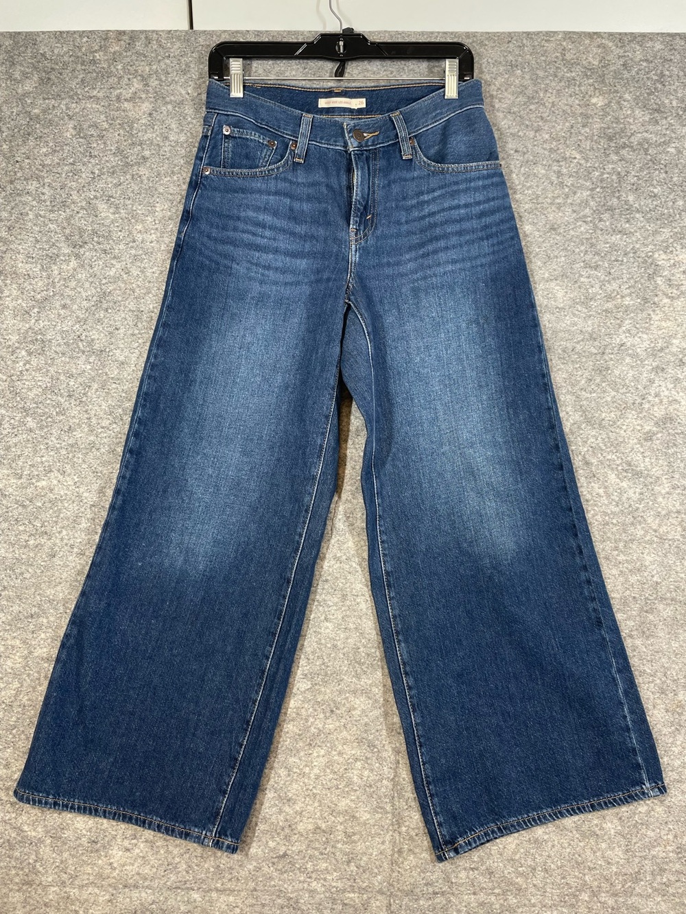 Levi’s Middy Wide Leg Medium Wash Jeans High Rise Denim Y2K Comfy Casual Chic